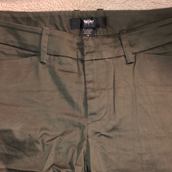 🔹4 for $30 Mossimo Stretch Fit 3 Bermuda Shorts, size 4 - Picture 2 of 5